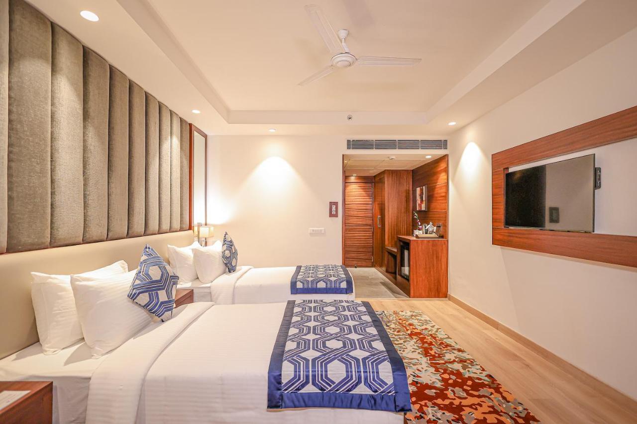 Regenta Dehradun By Royal Orchid Hotels Limited Exteriör bild