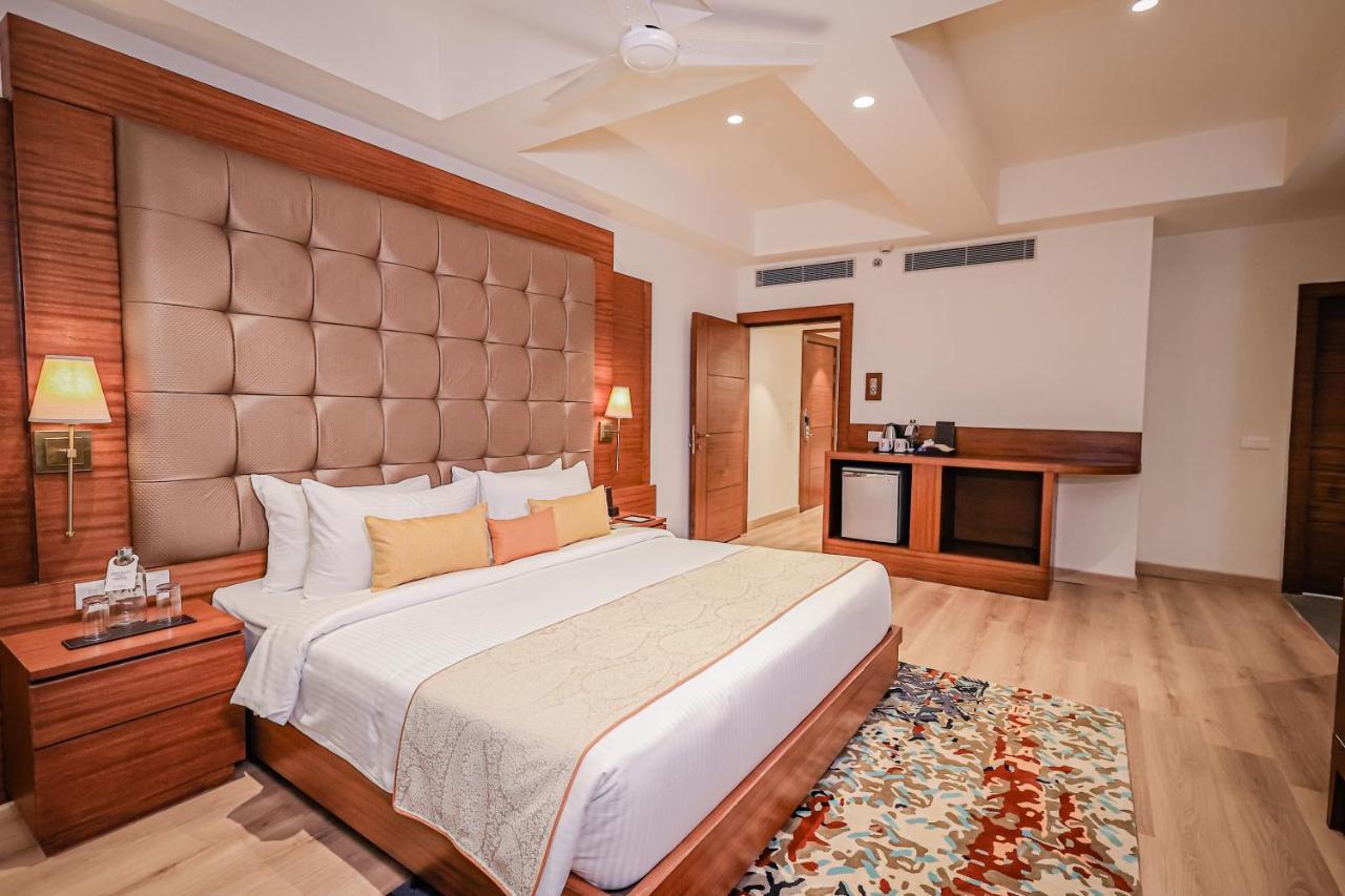 Regenta Dehradun By Royal Orchid Hotels Limited Exteriör bild