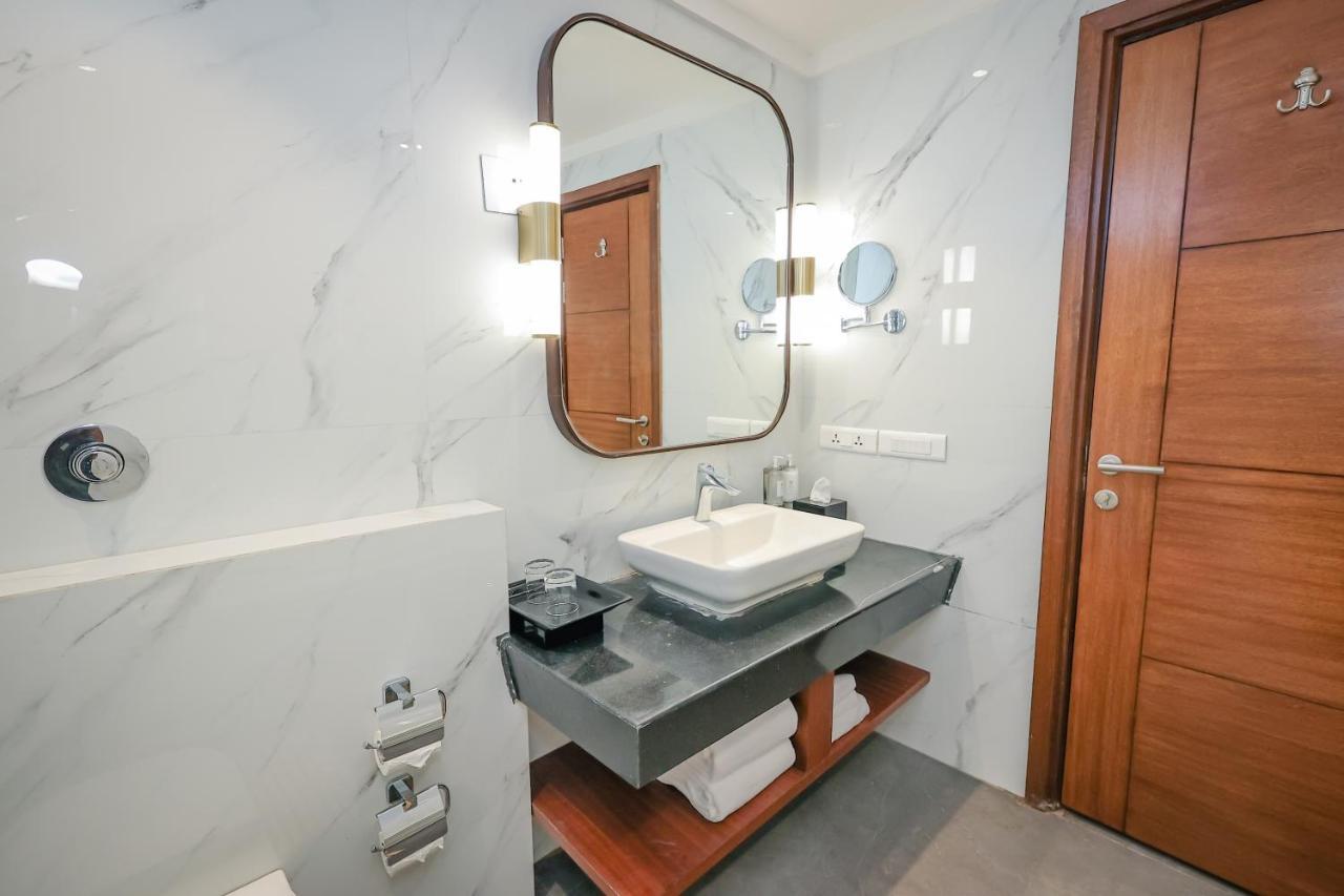 Regenta Dehradun By Royal Orchid Hotels Limited Exteriör bild