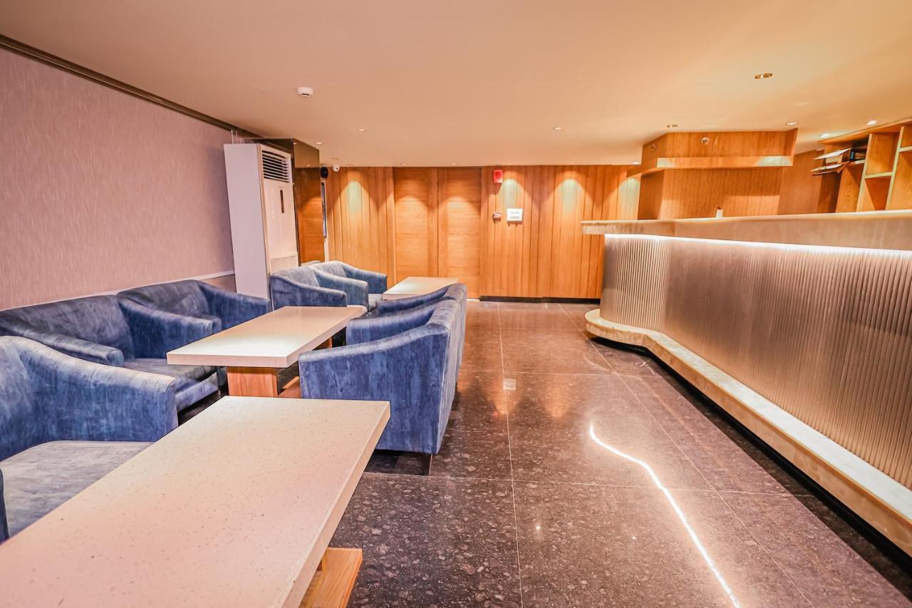 Regenta Dehradun By Royal Orchid Hotels Limited Exteriör bild