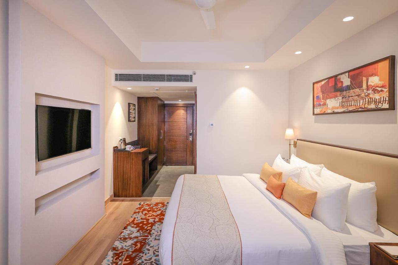 Regenta Dehradun By Royal Orchid Hotels Limited Exteriör bild