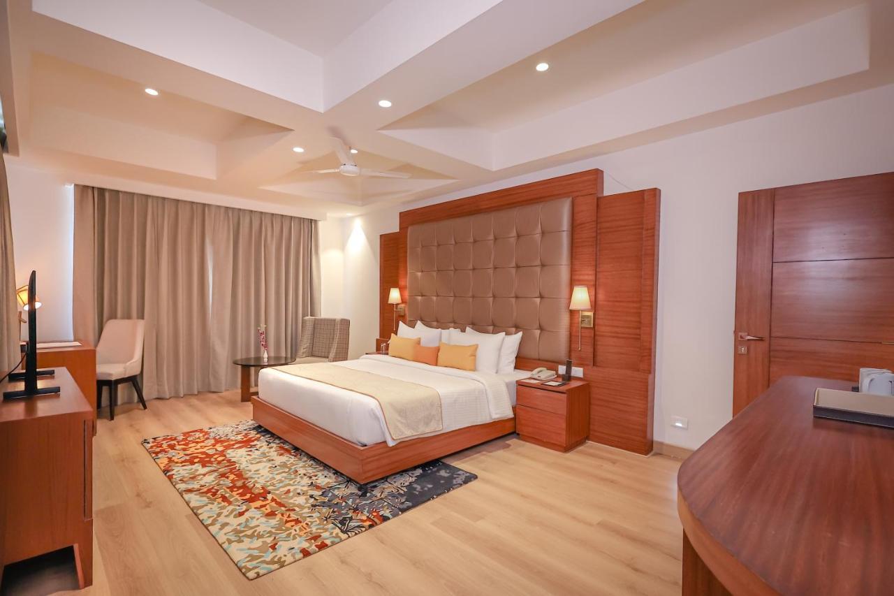 Regenta Dehradun By Royal Orchid Hotels Limited Exteriör bild