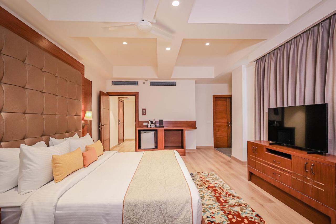 Regenta Dehradun By Royal Orchid Hotels Limited Exteriör bild