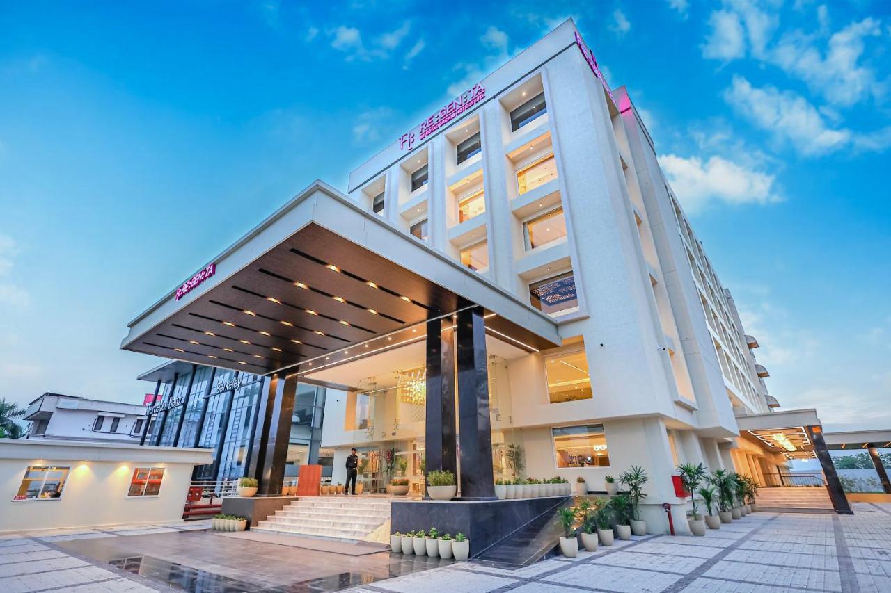 Regenta Dehradun By Royal Orchid Hotels Limited Exteriör bild