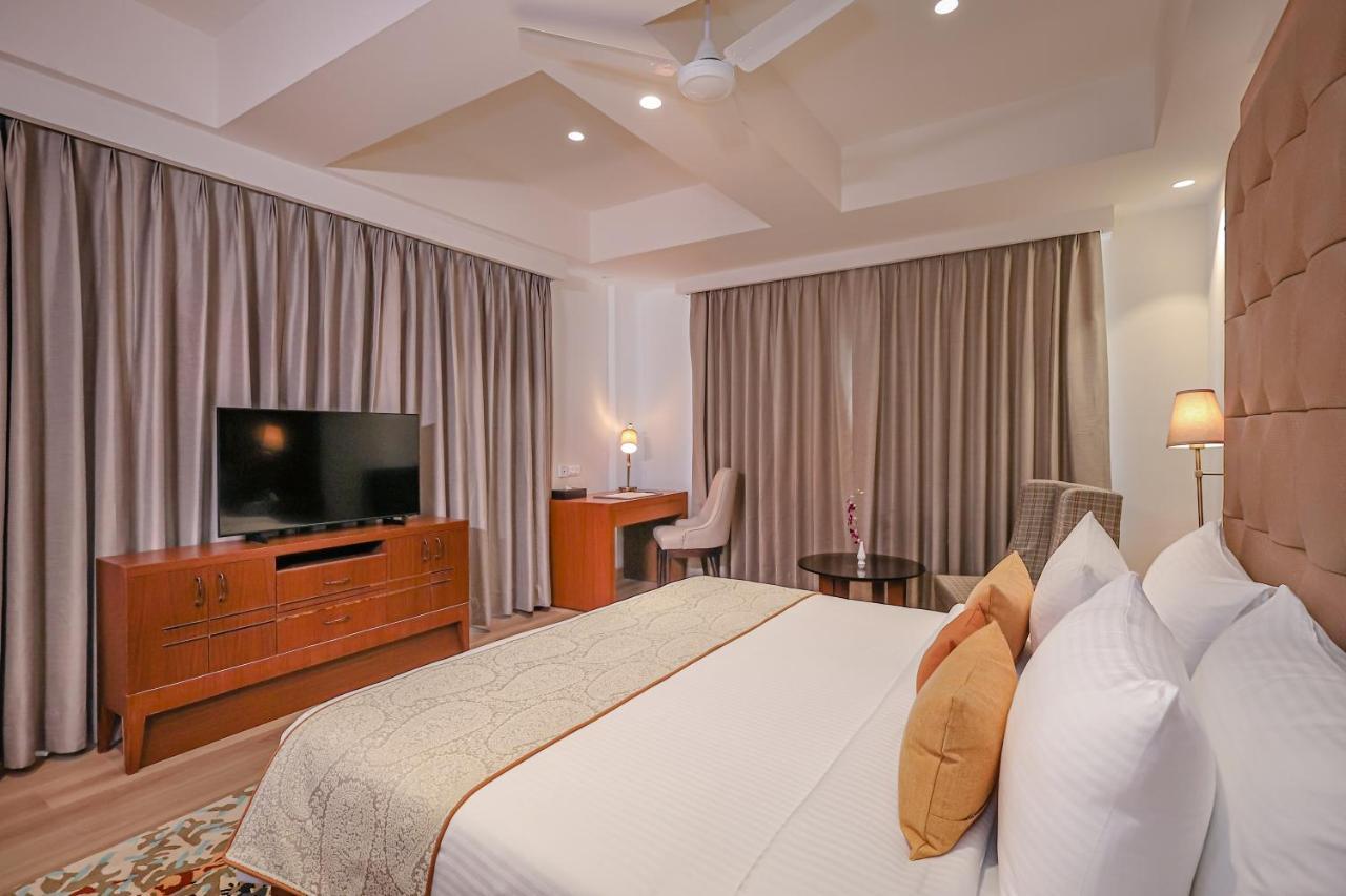 Regenta Dehradun By Royal Orchid Hotels Limited Exteriör bild