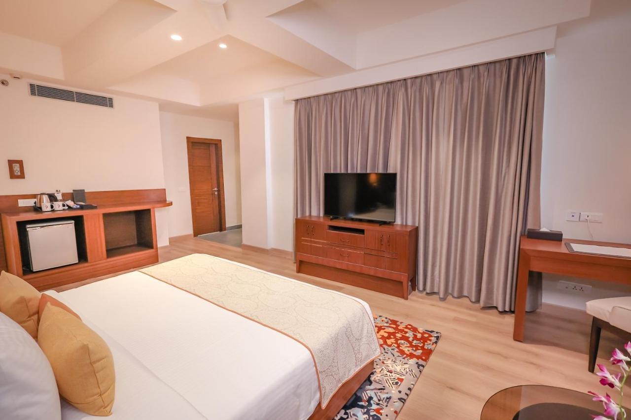 Regenta Dehradun By Royal Orchid Hotels Limited Exteriör bild