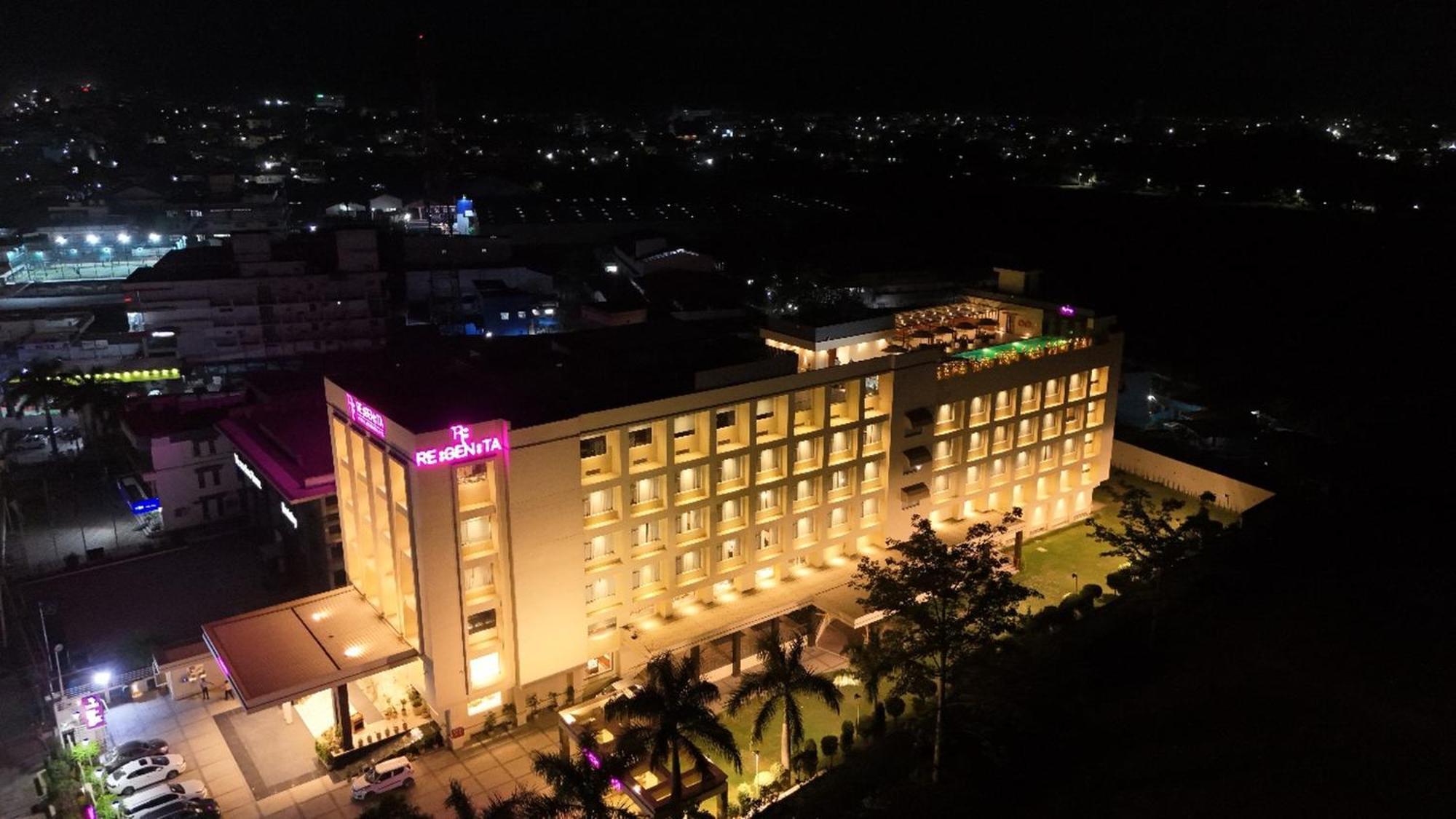 Regenta Dehradun By Royal Orchid Hotels Limited Exteriör bild