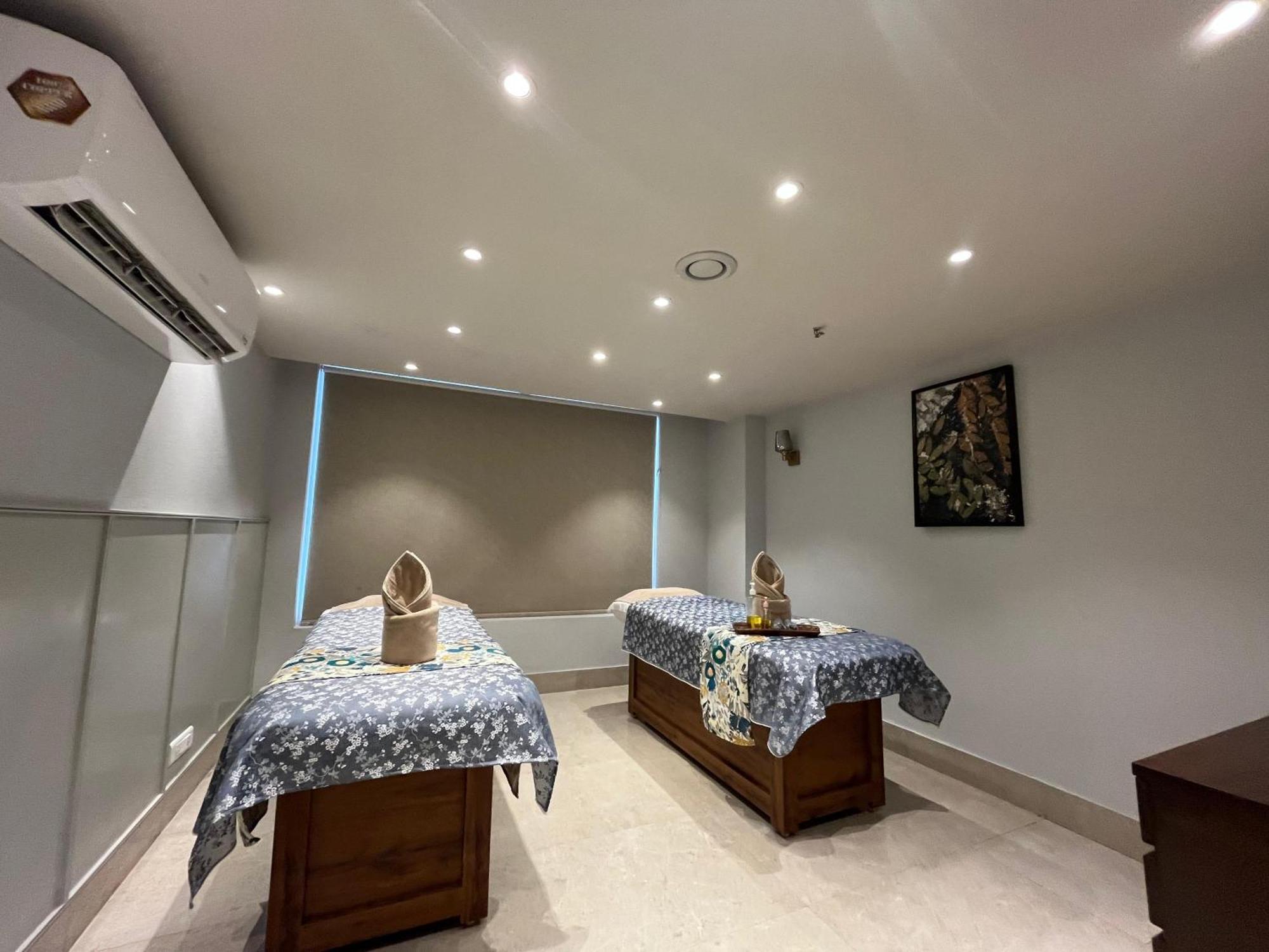 Regenta Dehradun By Royal Orchid Hotels Limited Exteriör bild