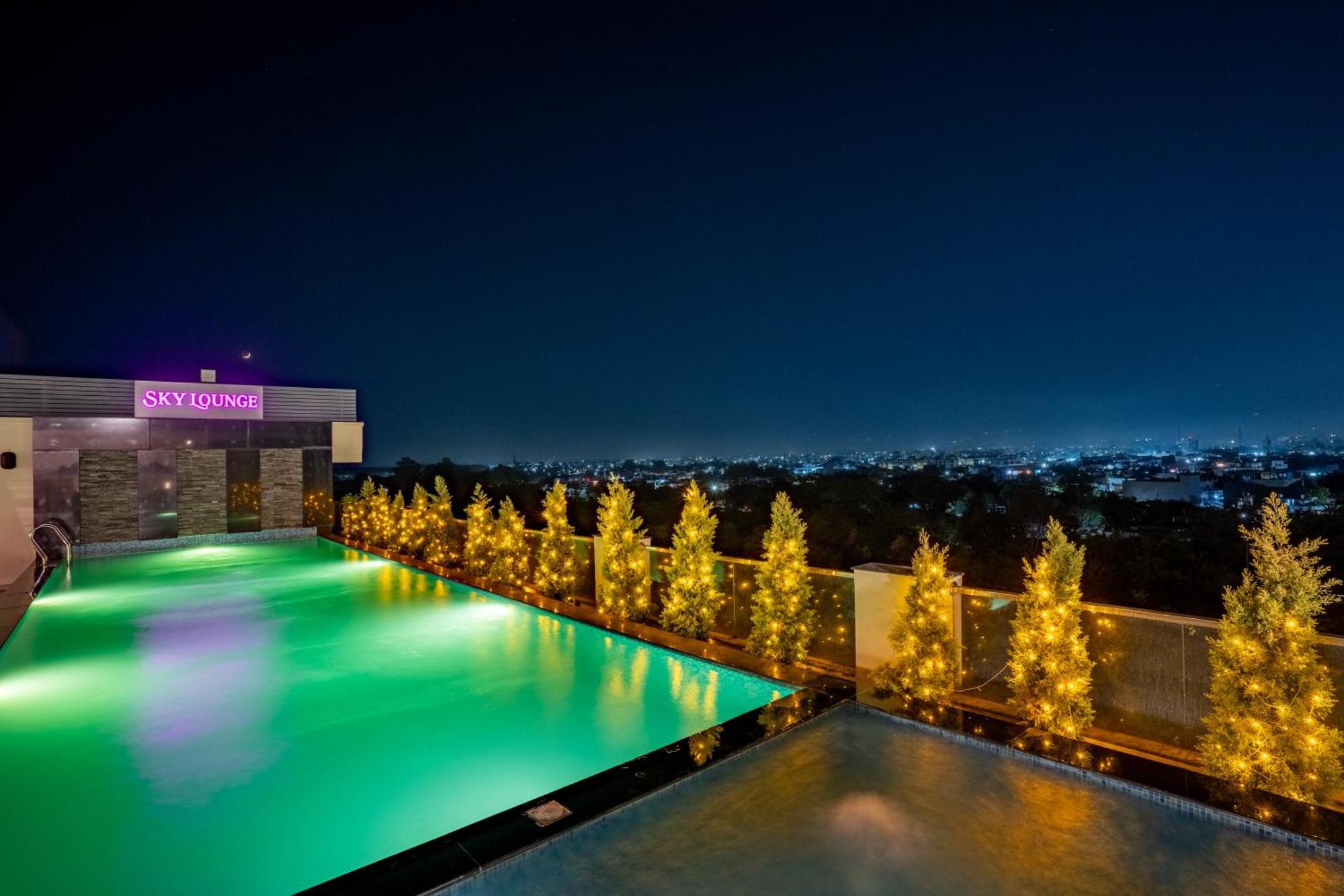 Regenta Dehradun By Royal Orchid Hotels Limited Exteriör bild
